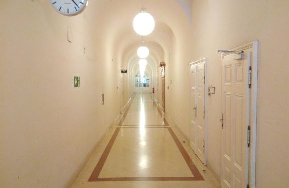 Адвокат lawyer Odvjetnik Advokat avocat avukat 弁護士 փաստաբան адвокат δικηγόρος ügyvéd юрист právník ทนายความ abogado odvetnik avvocato Sexueller Missbrauch Unmündiger - Einstellungمحامي وکیل وکالت