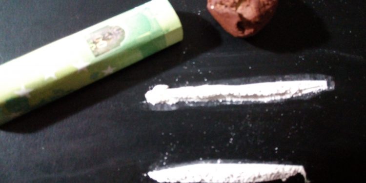 Kokain- und Cannabishandel - Enthaftung Symbolfoto für SMG - Kokain Адвокат lawyer Odvjetnik Advokat avocat avukat 弁護士 փաստաբան адвокат δικηγόρος ügyvéd юрист právník ทนายความ abogado odvetnik avvocato